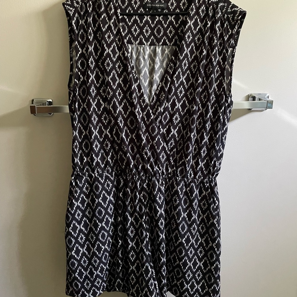 Banana Republic Romper, Size 12, Black and White Pattern